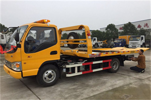 梅州哪里有拖车服务