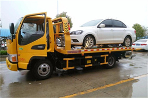 梅州附近拖车救援24小时服务热线