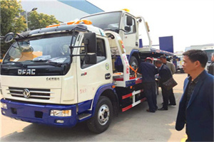 梅州汽车道路救援拖车价格